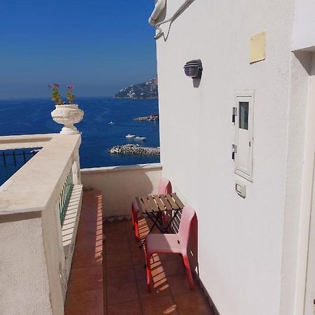 La Stanza Sul Porto Di Amalfi Camera Piccina Piccina Con Bagno Privato E Terrazzino Vista Mare Экстерьер фото