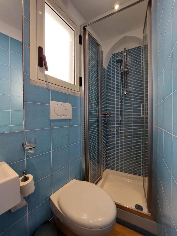 La Stanza Sul Porto Di Amalfi Camera Piccina Piccina Con Bagno Privato E Terrazzino Vista Mare Экстерьер фото