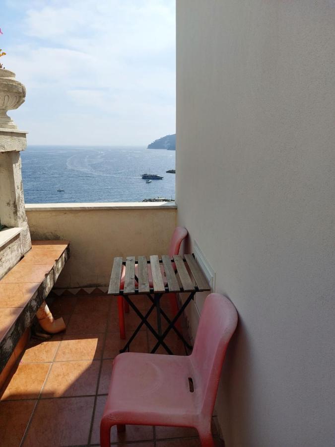 La Stanza Sul Porto Di Amalfi Camera Piccina Piccina Con Bagno Privato E Terrazzino Vista Mare Экстерьер фото