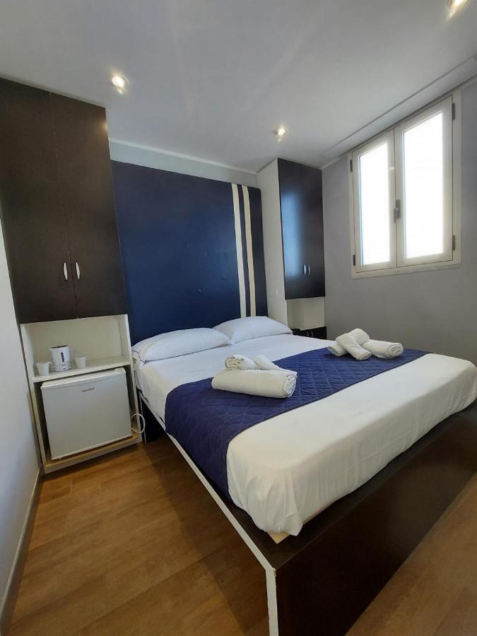 La Stanza Sul Porto Di Amalfi Camera Piccina Piccina Con Bagno Privato E Terrazzino Vista Mare Экстерьер фото